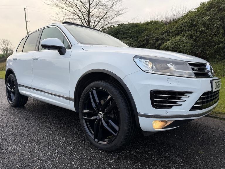 2015 Volkswagen Touareg 3.0 TDI V6 BlueMotion Tech R-Line SUV 5dr Diesel 262BHP