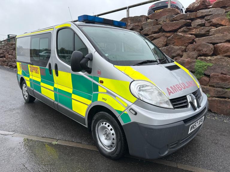 2007 Renault Trafic LL29dCi 115 Crew Van AMBULANCE INCIDENT RESPONSE VEHICLE IDEAL DAY VAN ALSO N...