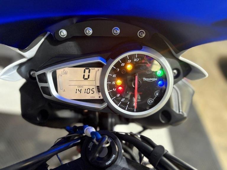 2014 64 TRIUMPH SPEED TRIPLE 1050 ABS FINANCE SPECIALISTS APPLY NOW