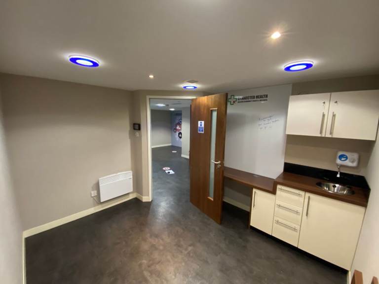 The Last Beauty/Health & Wellbeing 83 sqft room to let - Killearn (next door to the Pharmacy)