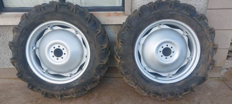 Massey ferguson rear wheels 12.4 x 28 35 135 240 new