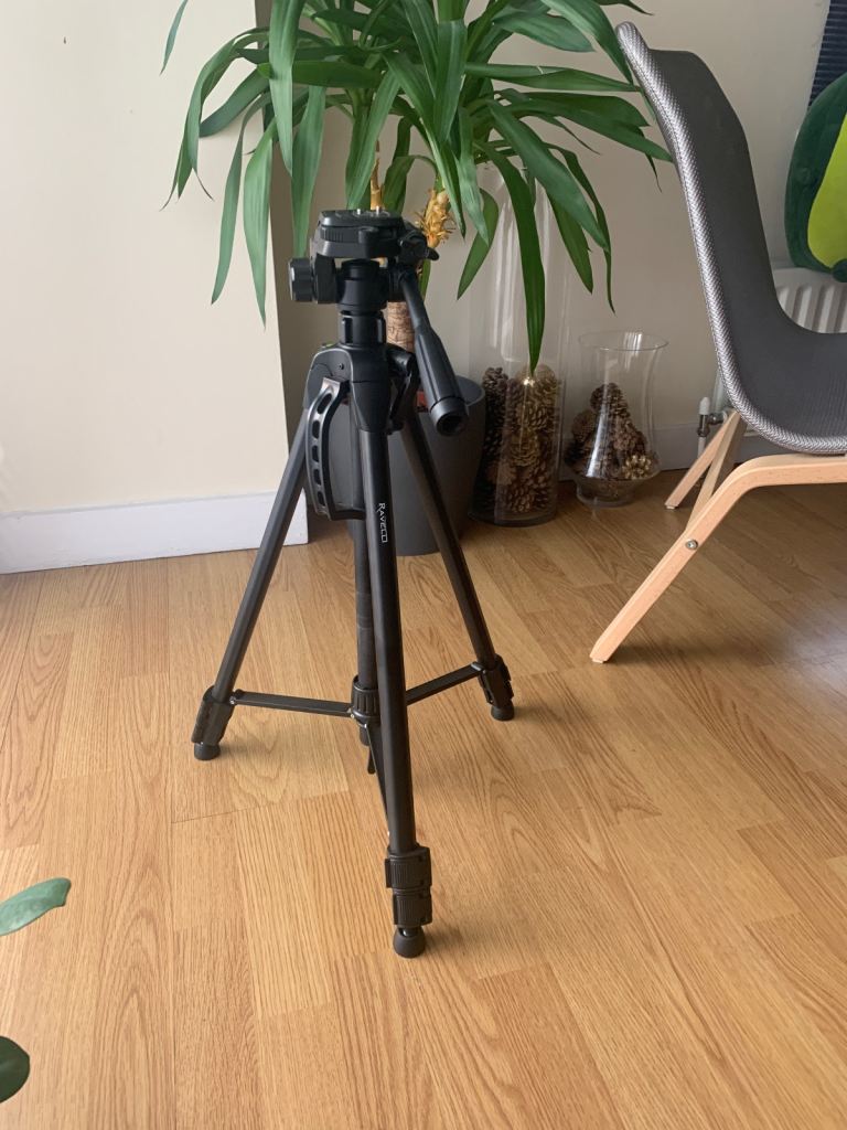 Ravelli camera tripod, max height 154cm