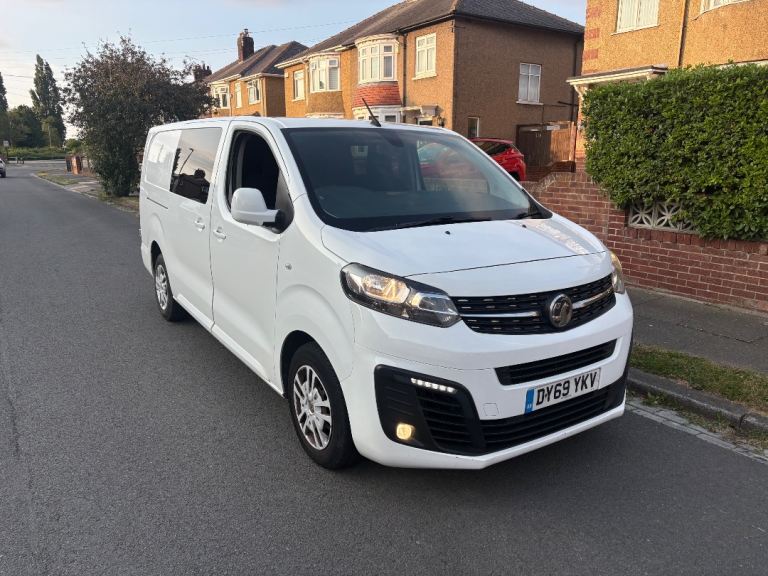 2020 VAUXHALL VIVARO SPORTIVE FACTORY 6 SEAT CREW VAN 2.0 TURBO D 