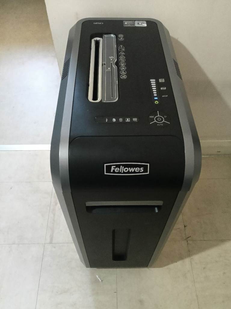 Fellowes 125 CS Document Shredder – Good Working Condition