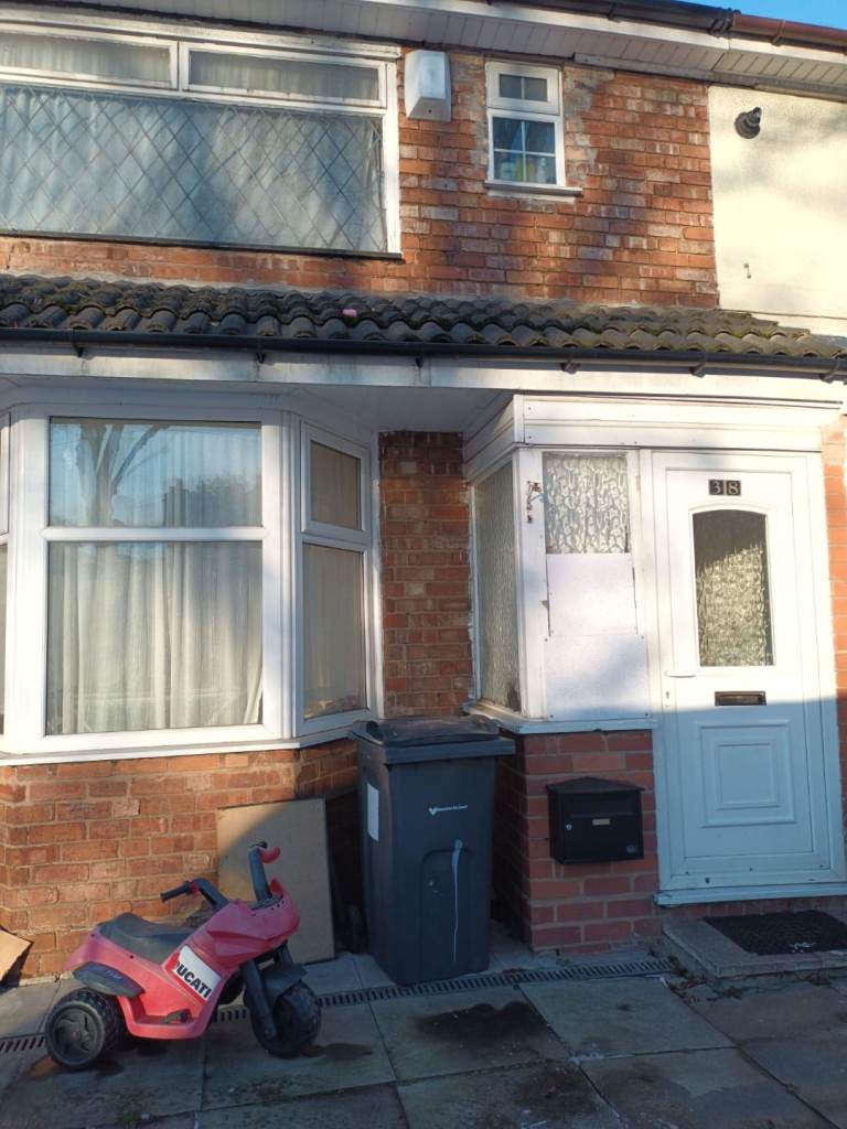 3 BEDROOM HOUSE TO RENT WARD END £1200 PER MONTH