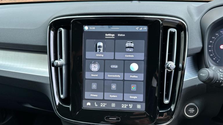 2025 Volvo XC40 2.0 B4P Plus Dark 5dr Auto Petrol Estate Estate Petrol Automatic