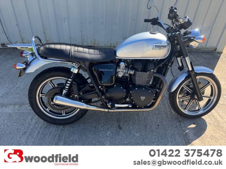 2014 Triumph Bonneville Bonneville (10MY) Roadster/Retro PETROL Manual
