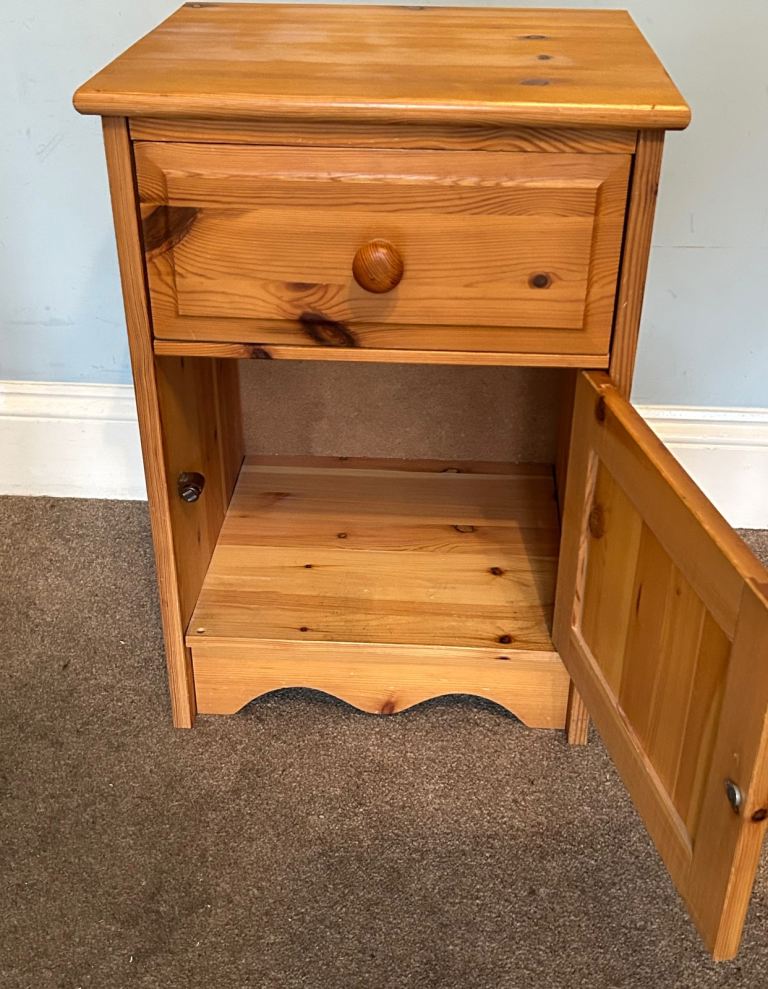 1 Solid Pine Bedside with Drawer and Cupboard wavy edge H25in/64cm W17.5in/45cm D15.5in/39cmD294
