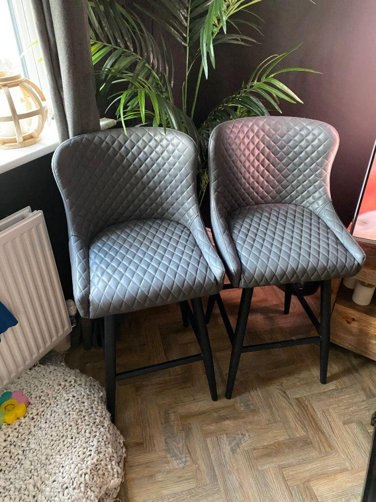 Breakfast bar chairs 