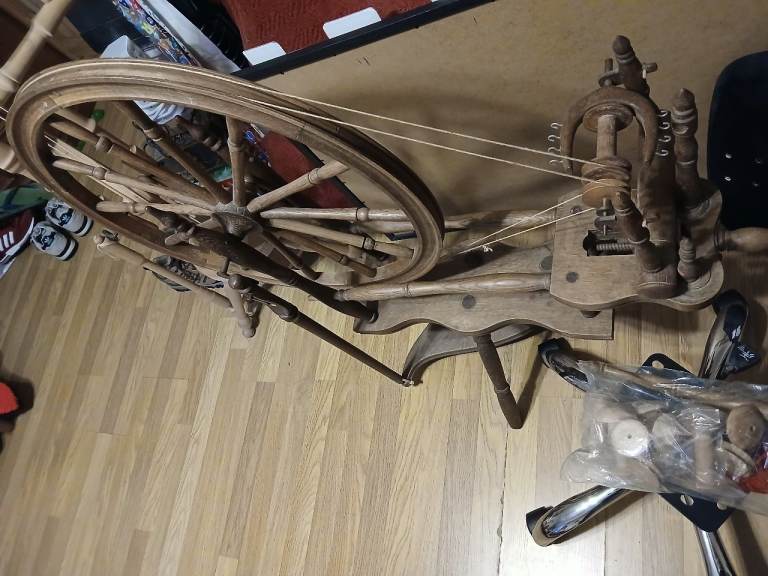 Treadle spinning wheel. 