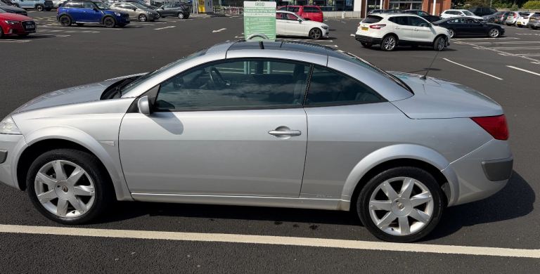 Renault, MEGANE, Convertible, 2006, Manual, 1598 (cc), 2 doors