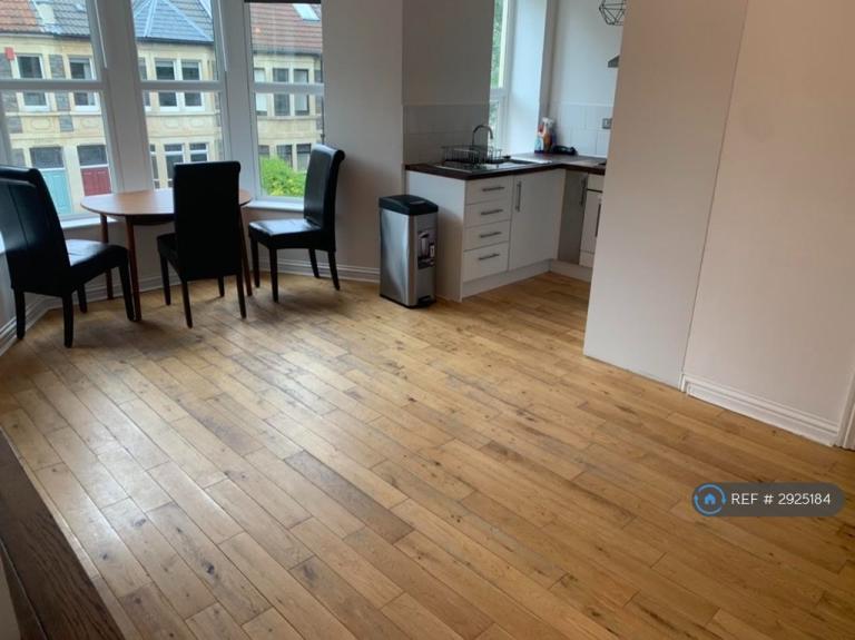 2 bedroom flat in Sefton Park Road, Bristol, BS7 (2 bed) (#2925184)