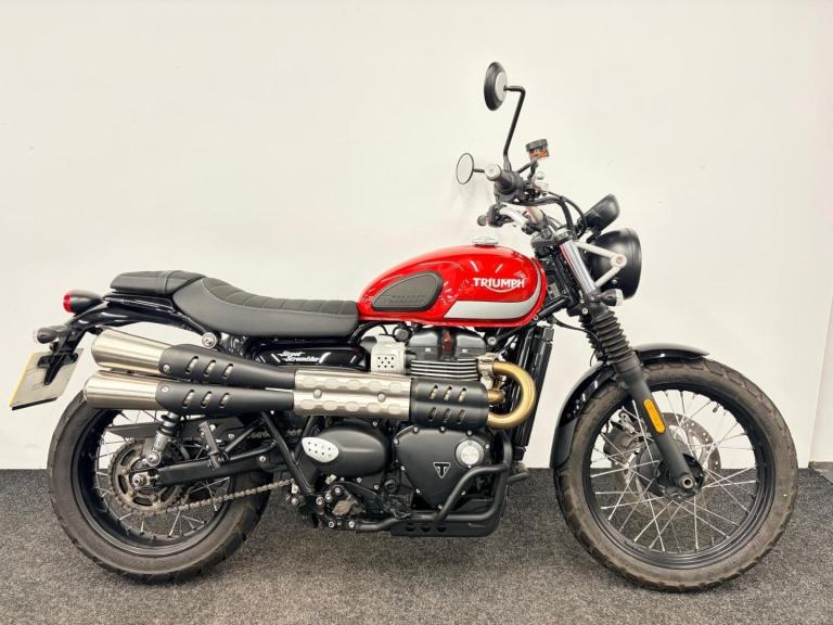 TRIUMPH STREET SCRAMBLER ** 12 MONTH MOT - RADIATOR GUARD - 2 KEYS ** 