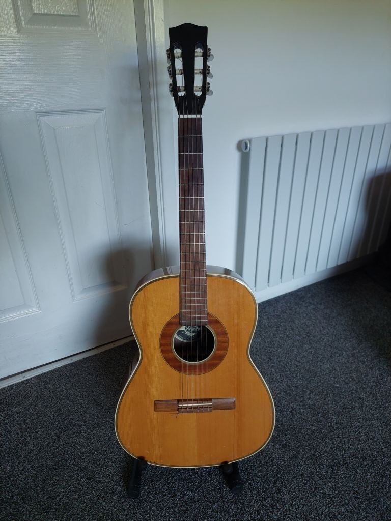 HOYER ACOUSTIC GUITAR 