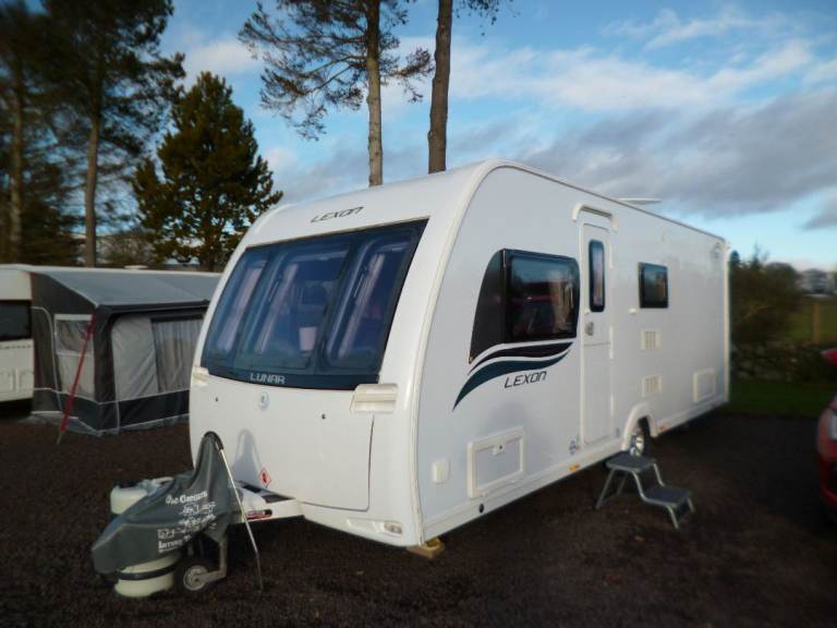 2014 Lunar Lexon 560 Fixed Bed Caravan with Mover