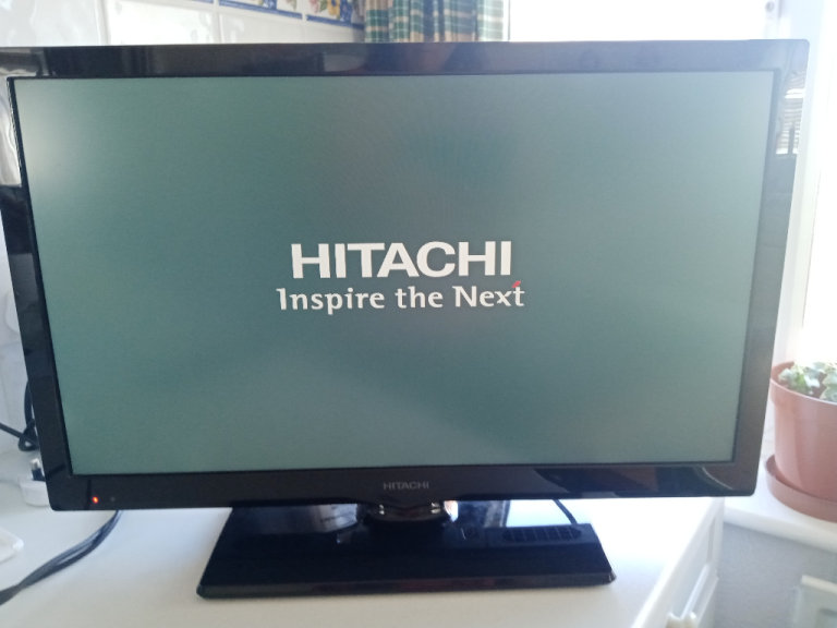 Perfect 22 inch Hitachi Colour TV, hardly used in Excellent Condition with Remote Control etc