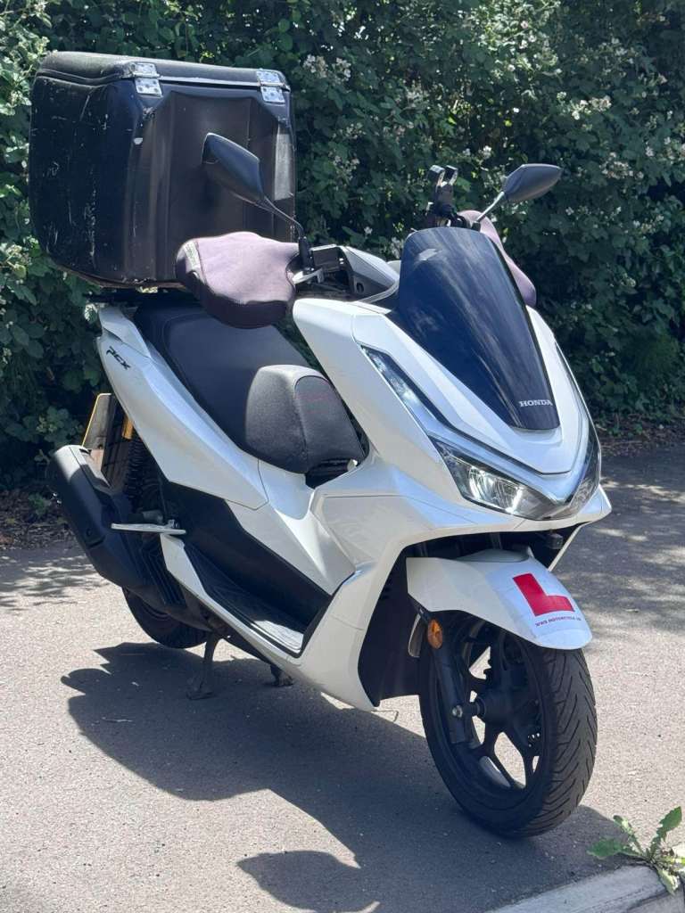 Honda PCX 125 2025 (75 Plate) | Heated Grips | Top Box | Alarm | 10,350 Miles | £3,300