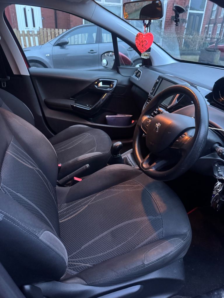 Peugeot, 208, Hatchback, 2014, Manual, 1199 (cc), 5 doors