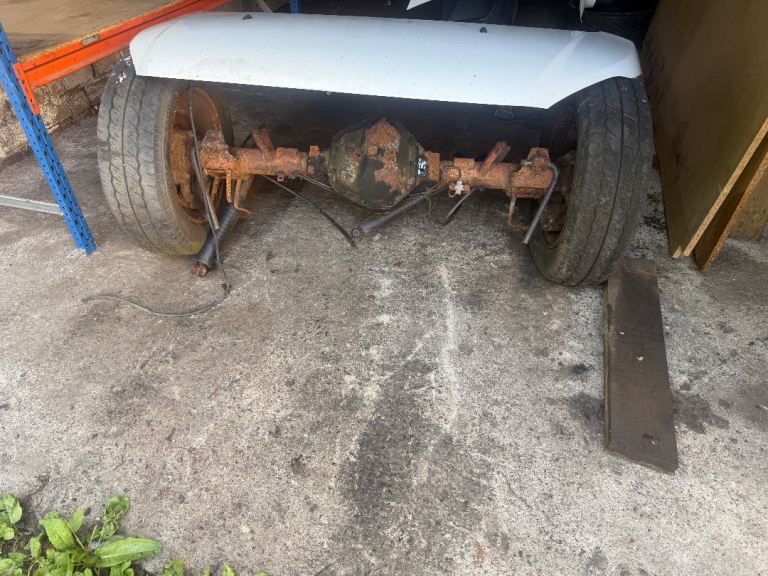 Iveco 2,3 twin axle 5 speed 