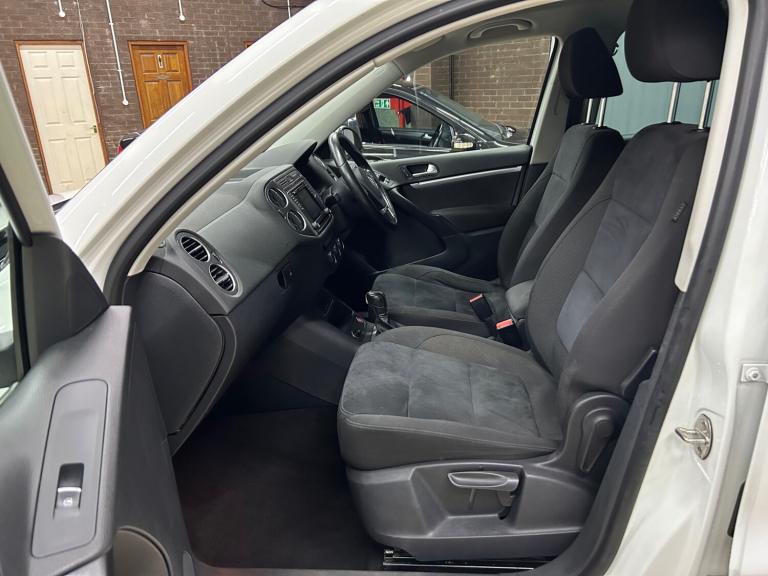 2015 Volkswagen Tiguan 2.0 TDi BlueMotion Tech Match 4MOTION 5dr 150 DSG ESTATE Diesel Automatic