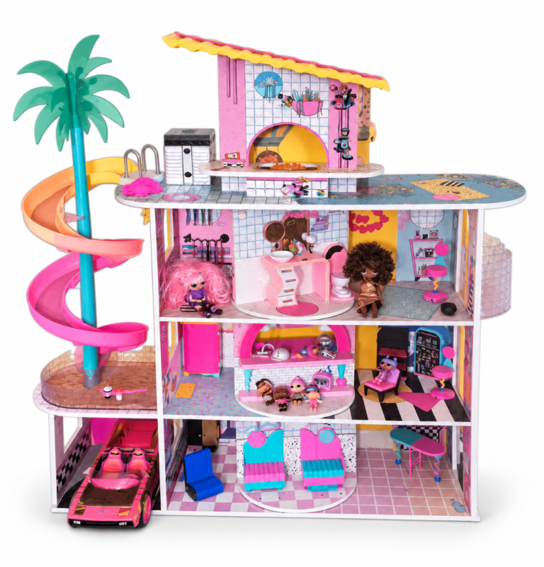 Lol dream house with accessories 