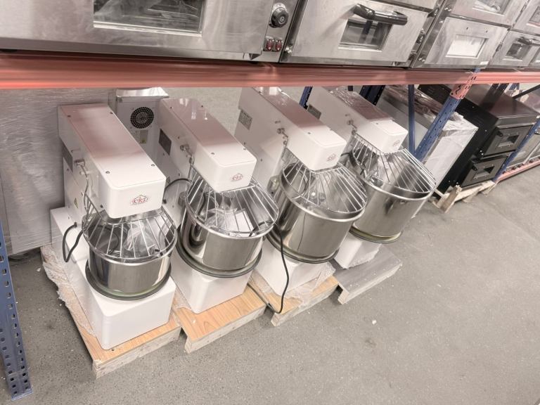 Commercial dough mixer top quality cafe shop restaurant takeaway dough mixer 