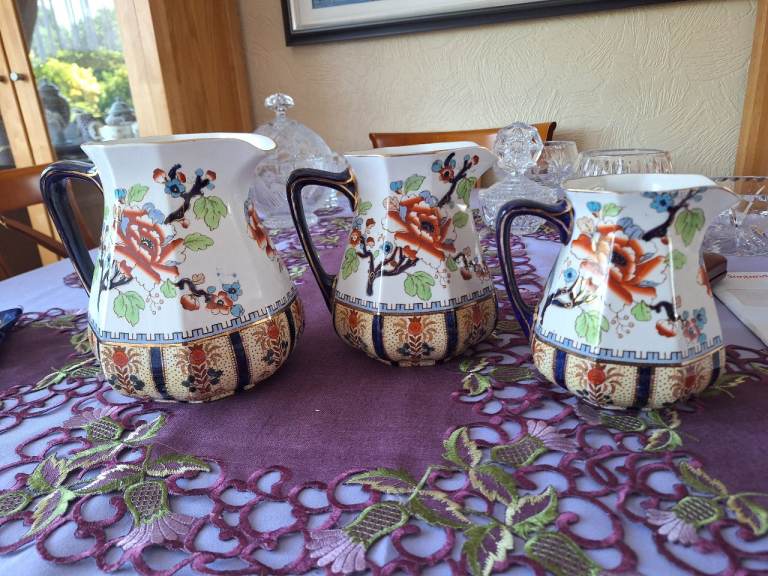 Set of 3 Vintage Ceramic Jugs – Multicoloured Floral Pattern