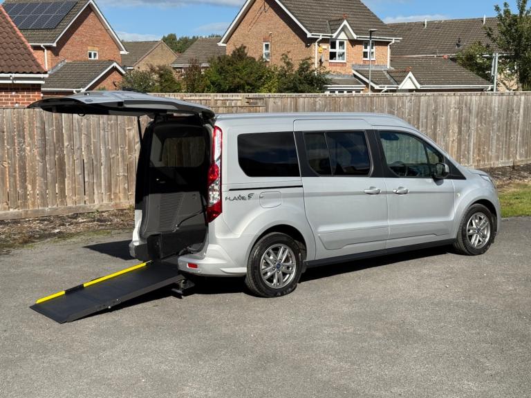 FORD GRAND TOURNEO CONNECT TITANIUM 1.5 DIESEL WHEELCHAIR ACCESSIBLE VEHICLE WAV