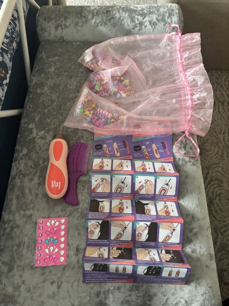 Girls hair braider with accessories 