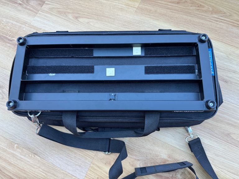 Pedaltrain Metro 20 with soft case