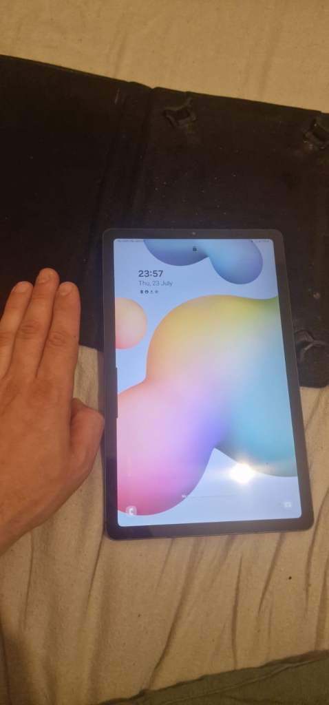**Limited Time Offer** Samsung Galaxy Tab S6 Lite 4G - 64GB with Case – Good Condition