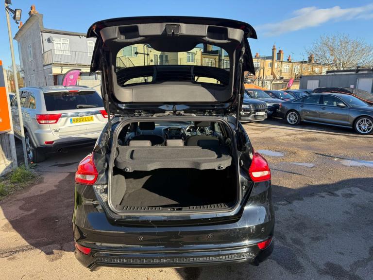 2018 Ford Focus 1.0 EcoBoost 140 ST-Line X 5dr HATCHBACK PETROL Manual