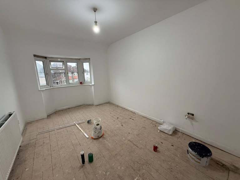 Newly Refurbished 3/4 Bedroom with 2 Bathroom House Available to let at Dunkled Road RM8,