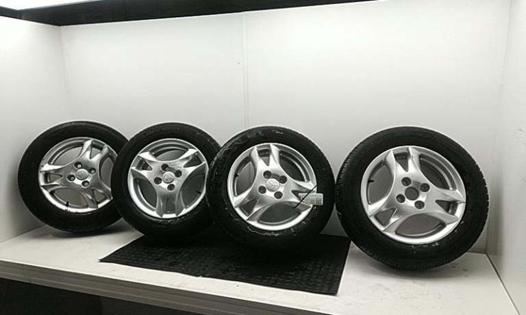 Toyota Yaris Wheel Set 2002 Pz406-B0672-Z