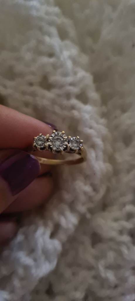 18 ct gold diamond ring 