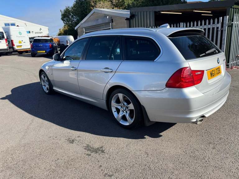 BMW 3 SERIES 2.0 320d Exclusive Edition 2011