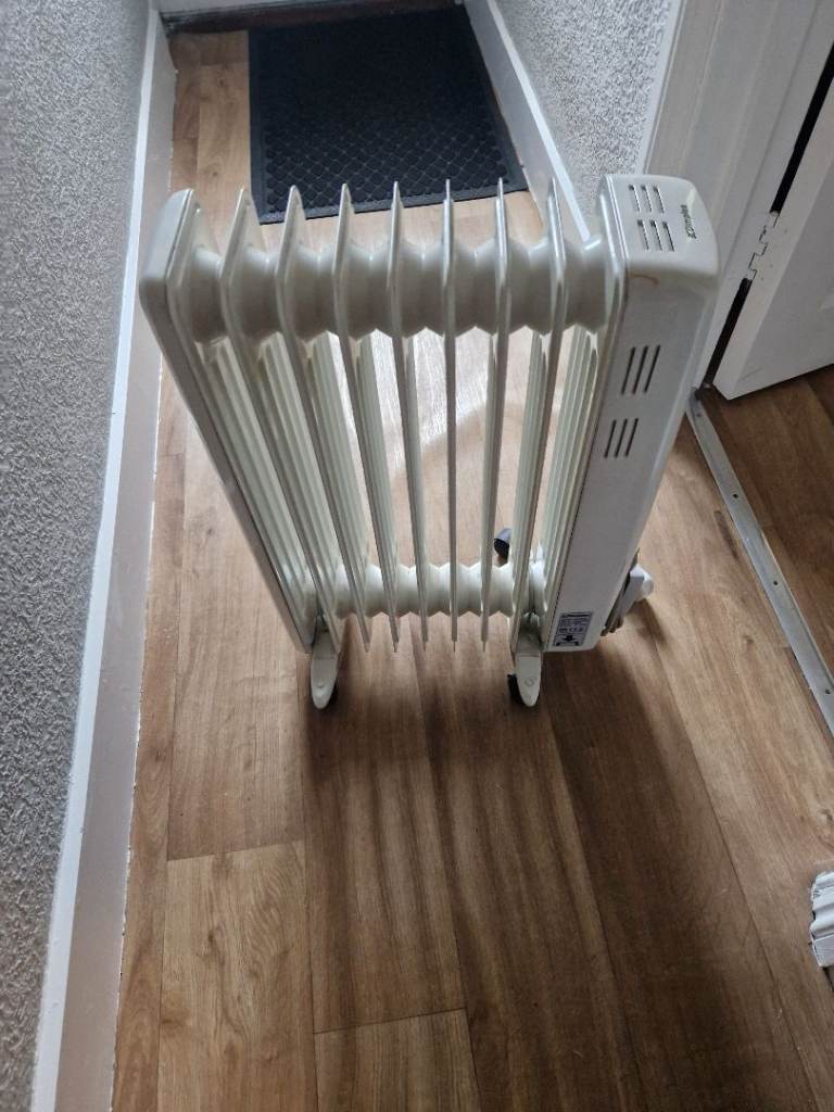 Dimplex Oil Filled Radiator – White, Good Condition