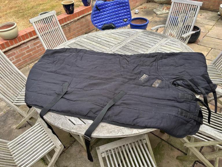 Gallop Black Horse Rug – Good Condition