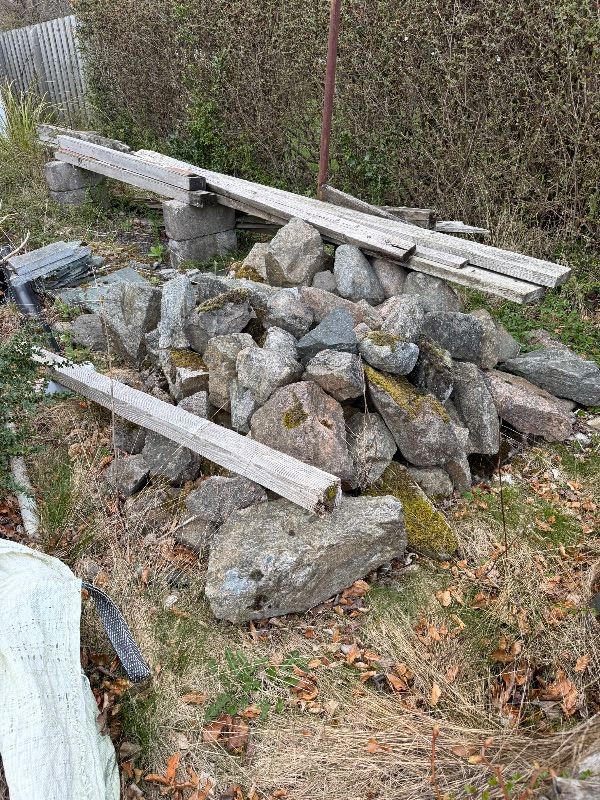 Granite brick free to uplift 