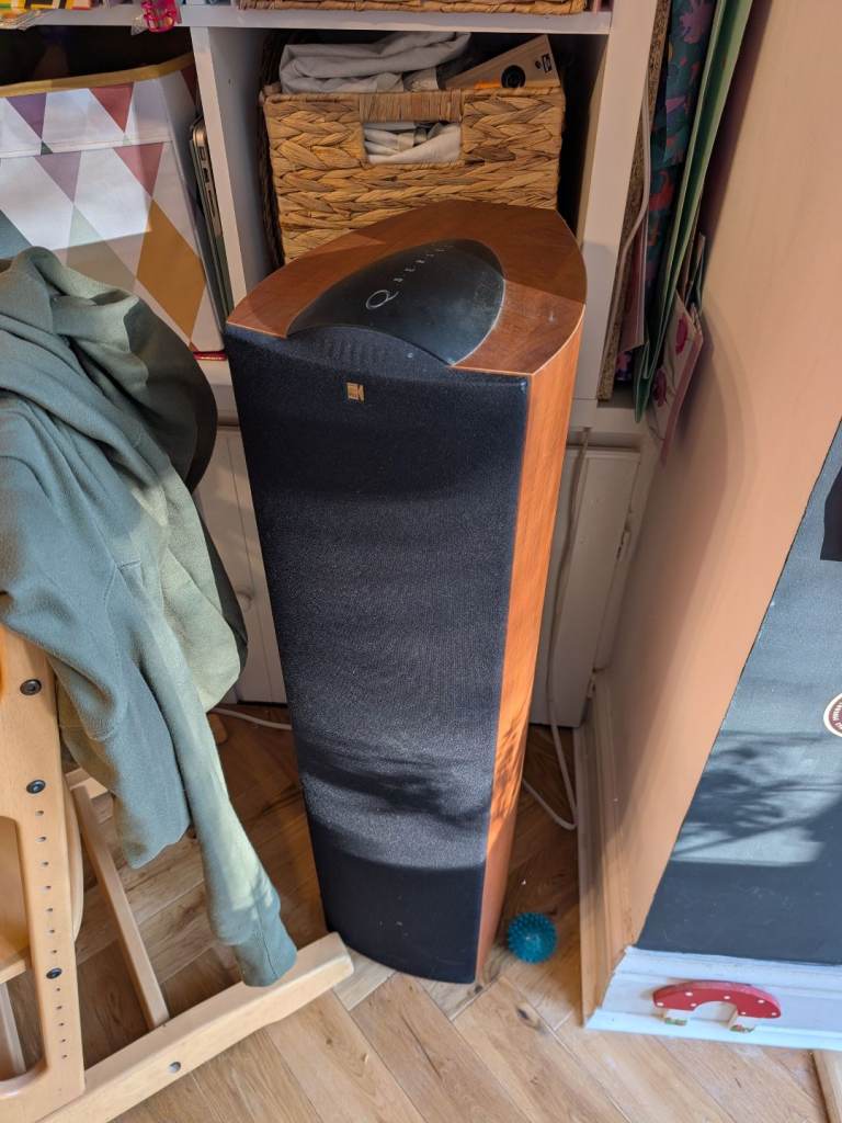Kef Q5 floor standing speakers 
