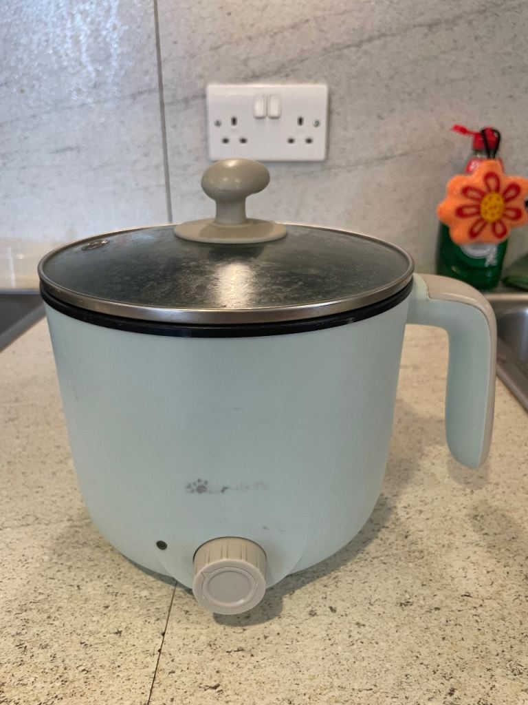 Electric Cooking Pot with Lid – Good Condition
