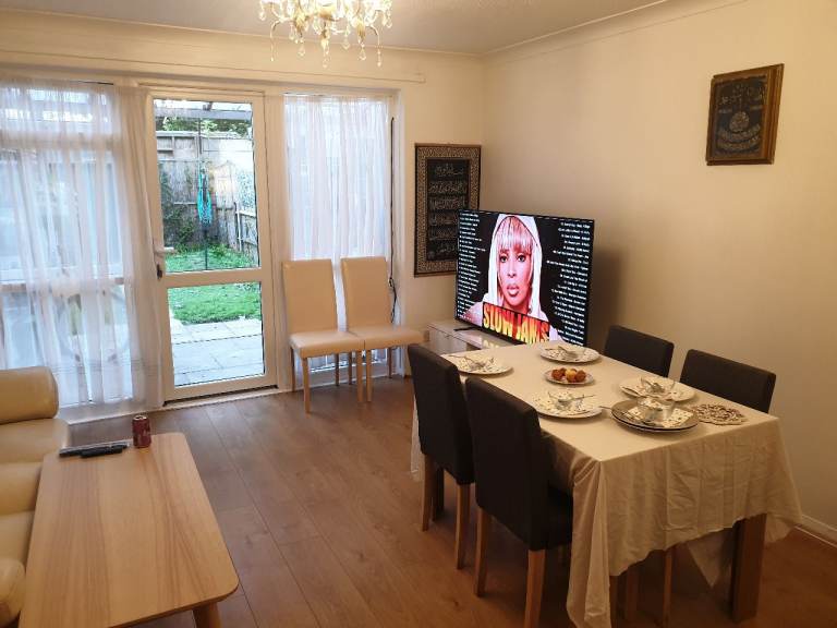 Sony tv forsale 65inches 