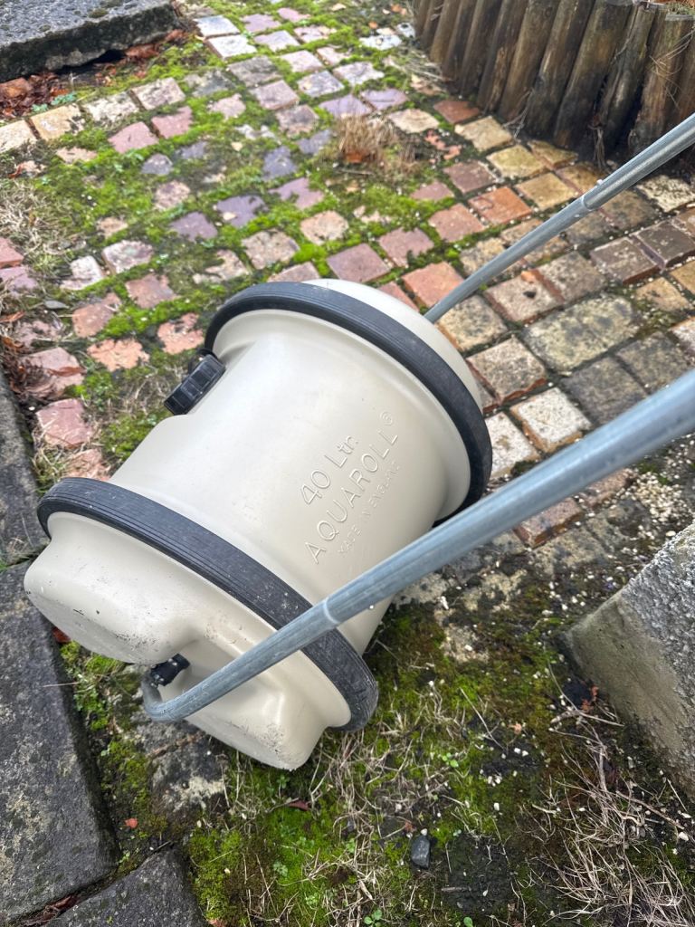 40ltr Aquaroll water carrier