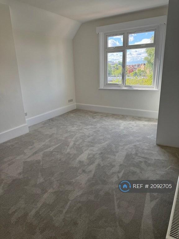 Studio flat in Heathfield Park, London, NW2 (#2092705)