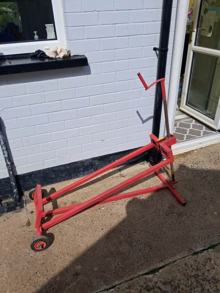 Ride on lawnmower lift 