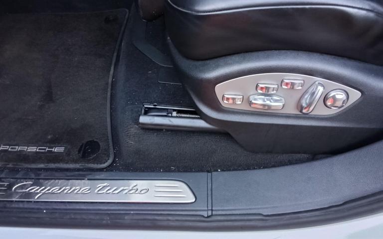  Porsche Cayenne 4.8T V8 Turbo SUV 5dr Petrol TiptronicS 4WD Euro 5 (s/s) (500 ps) Petrol Automatic