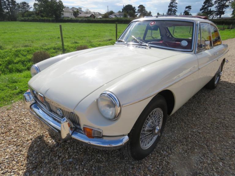 1966 MG MGB GT  EARLY CHROME BUMPER EXAMPLE Coupe Petrol Manual