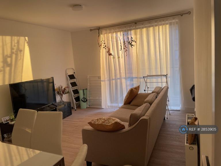 2 bedroom flat in Whittle Avenue, Trumpington, Cambridge, CB2 (2 bed) (#2853905)