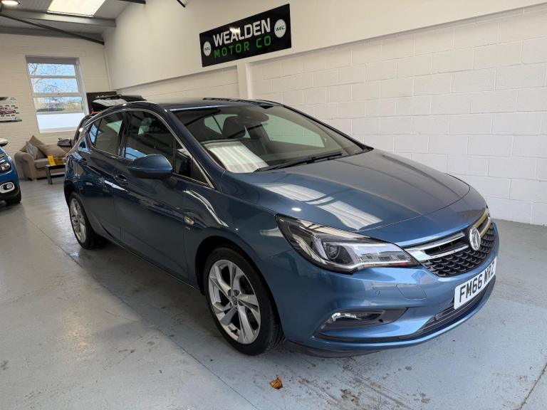 2017 Vauxhall Astra 1.6 CDTi BlueInjection SRi Nav Auto Euro 6 5dr HATCHBACK Diesel Automatic