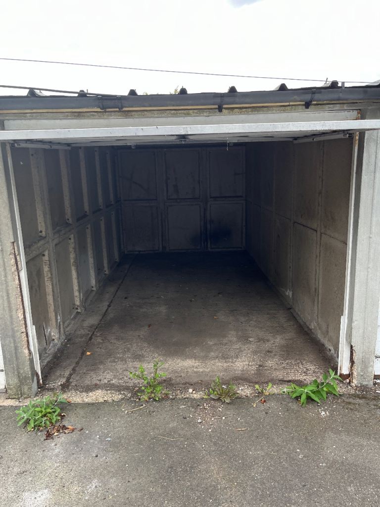Garage for rent Sheffield S6 